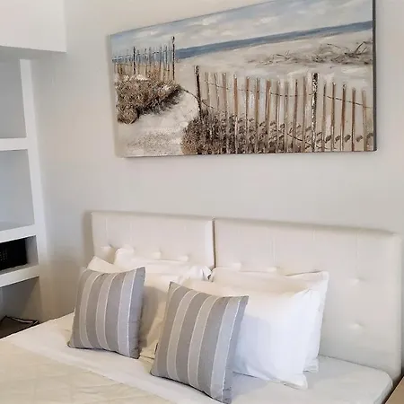 ゲストハウス ミロス フィロステファニ