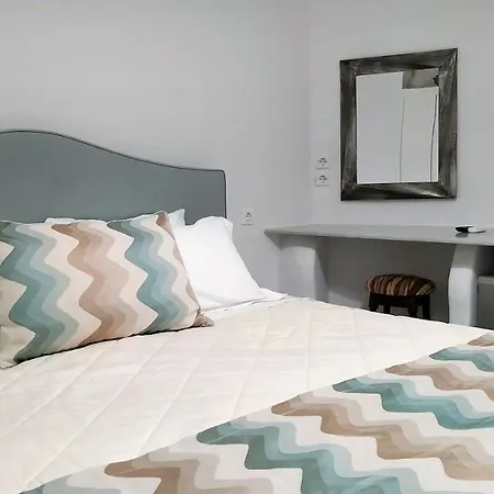 ミロス ゲストハウス フィロステファニ